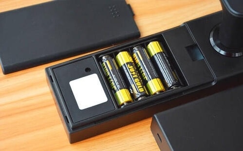 En enkelt gruppe 4 AA batterier