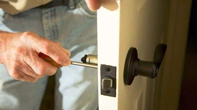 How to find or choose the best locksmith near me