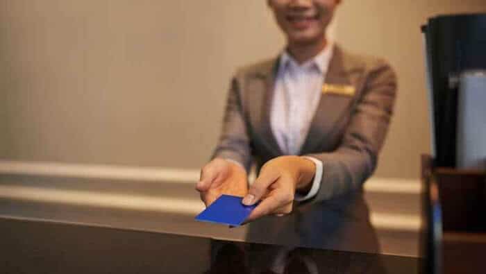 호텔에서 RFID를 사용합니까?