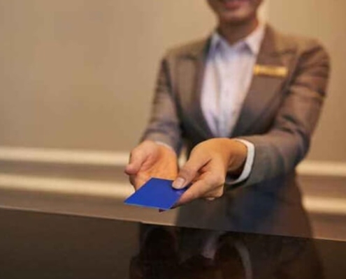 Πώς να προγραμματίσετε τις κάρτες-κλειδιά του ξενοδοχείου Οδηγός βήμα προς βήμα