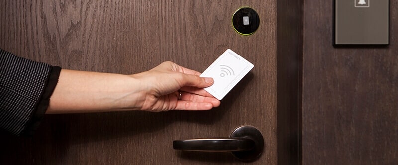 What are the benefits of an RFID hotel system