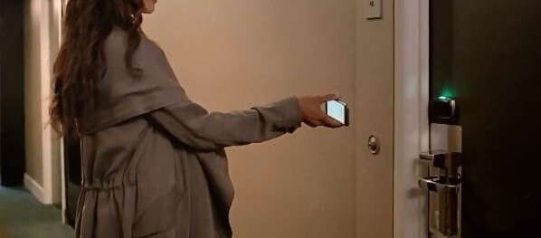 Mohu použít svůj telefon jako klíč od hotelu?