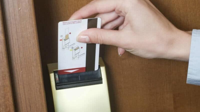 Jak přemagnetizovat hotelovou klíčovou kartu Průvodce krok za krokem