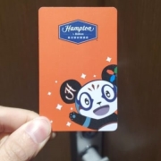 Cara menggunakan kartu kunci di hotel