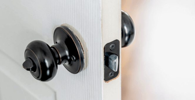 كيفية إصلاح مقبض الباب أو المقبض الفضفاض في 7 خطوات سهلة؟ 1
