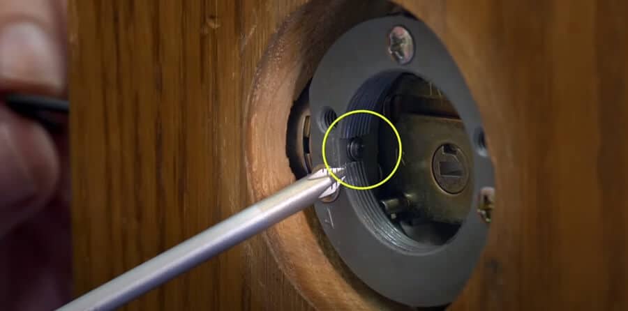 What need to pay attention to when removing the Kwikset deadbolt