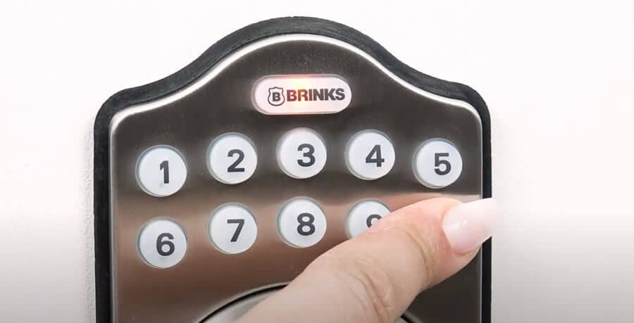 Brinks 디지털 데드볼트 배터리 부족 경고