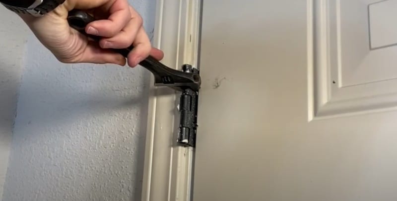 Comment ouvrir une serrure de porte coincée de l'extérieur