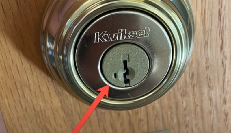 لن يتم تدوير Kwikset SmartKey مع المفتاح المستخدم أثناء إعادة إدخال المفاتيح