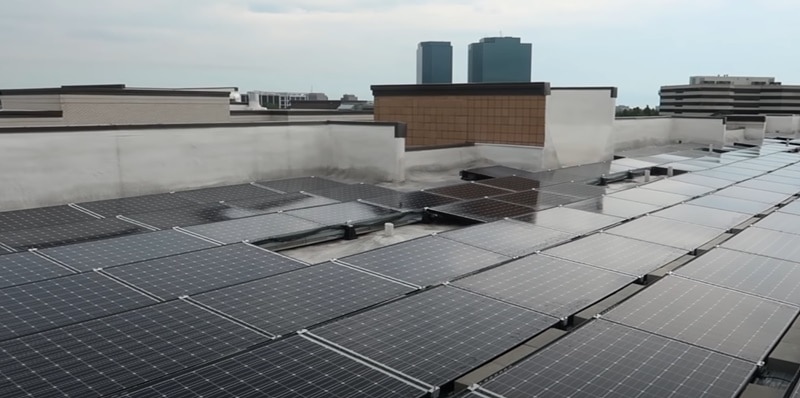 Technologie solárních panelů pro hotel