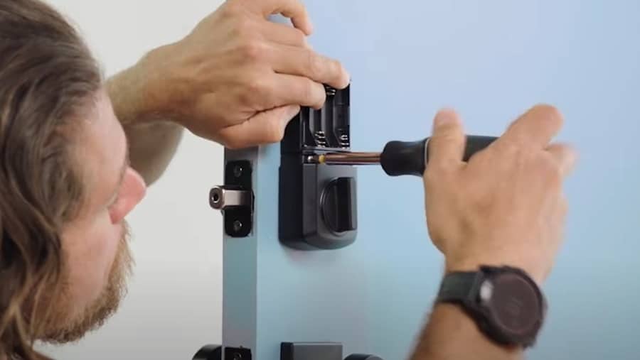 Hvor meget skal man installere en nøglefri dørlås? 3