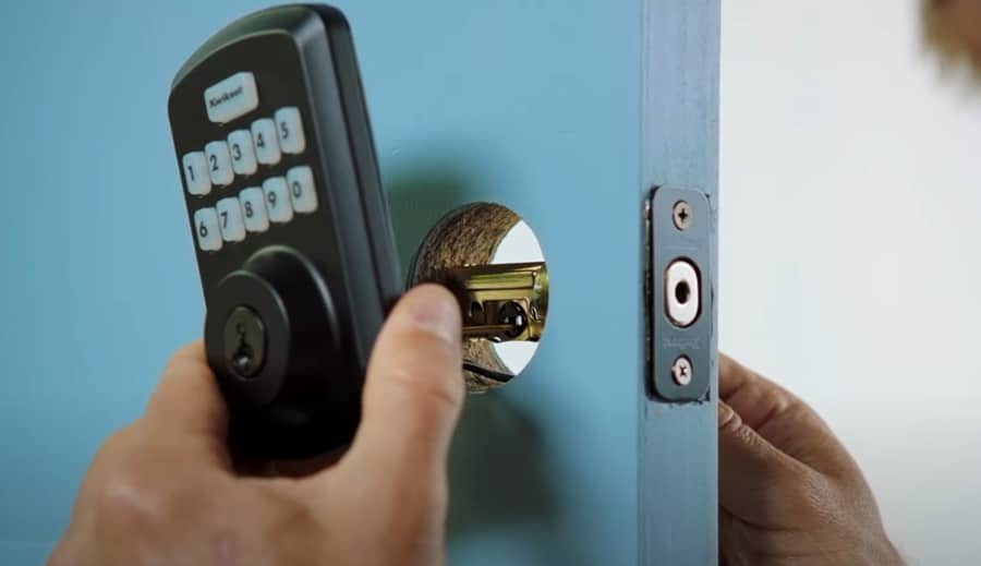 Hvor meget skal man installere en nøglefri dørlås? 2