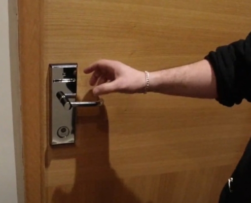 How Hotel Door Lock Hack Happens and How to Avoid? 1